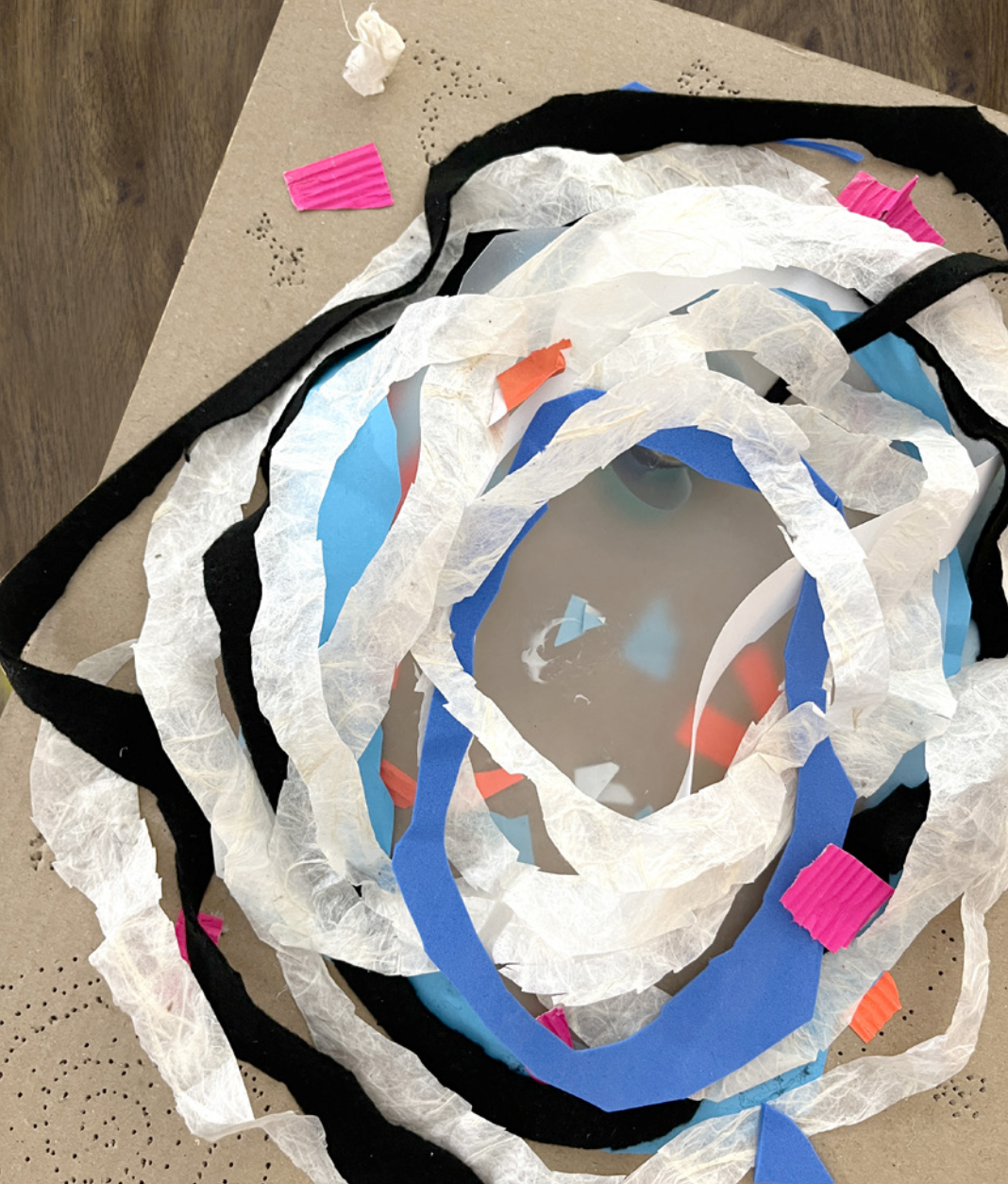 Taller de collage, capas y estratos